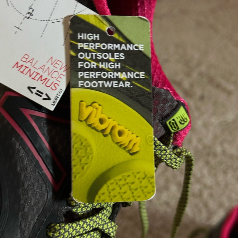 New Balance - Picture 4 of 4